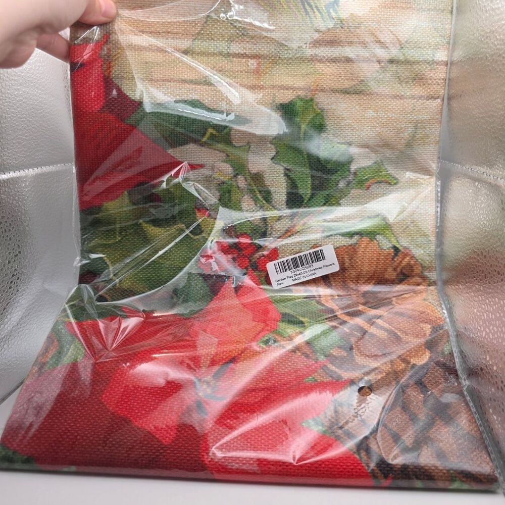 Garden Flag 28x40 Christmas Flowers Poinsettia Merry Christmas X004UQ56R3